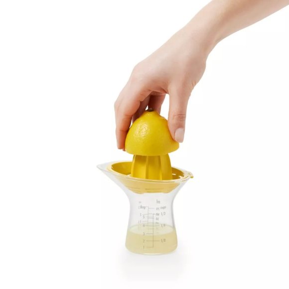 Like New 🍋 OXO 🍋 Good Grips Small Citrus Juicer, Yellow - Picture 4 of 16